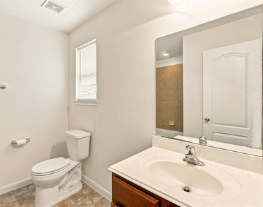 1014 Hummingbird Point Lane - Photo Thumbnail 21