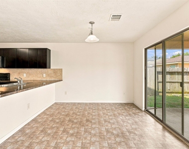 1014 Hummingbird Point Lane - Photo Thumbnail 7