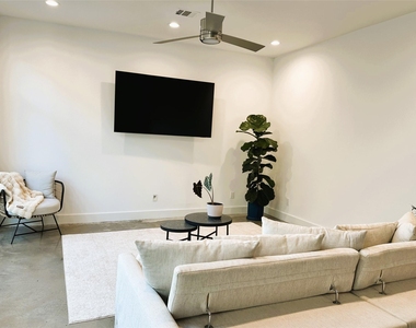 805 Dorothy Street - Photo Thumbnail 1