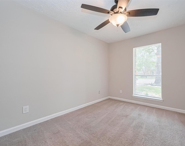 2606 Lexington Woods Drive - Photo Thumbnail 21