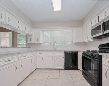 2606 Lexington Woods Drive - Photo Thumbnail 12