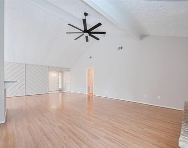 2606 Lexington Woods Drive - Photo Thumbnail 11