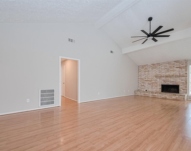 2606 Lexington Woods Drive - Photo Thumbnail 8