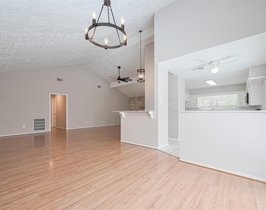 2606 Lexington Woods Drive - Photo Thumbnail 5