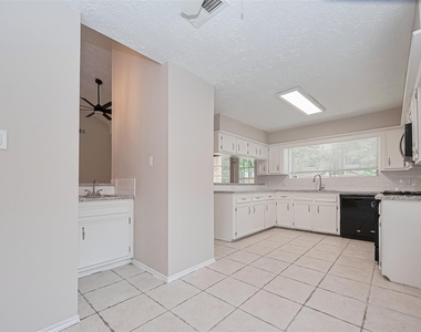 2606 Lexington Woods Drive - Photo Thumbnail 18