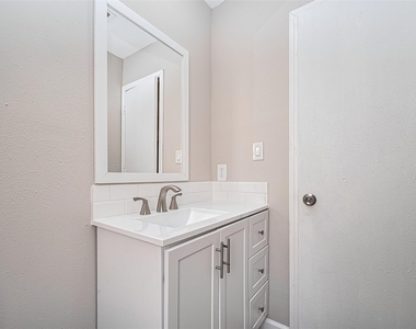 2606 Lexington Woods Drive - Photo Thumbnail 24