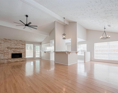 2606 Lexington Woods Drive - Photo Thumbnail 9