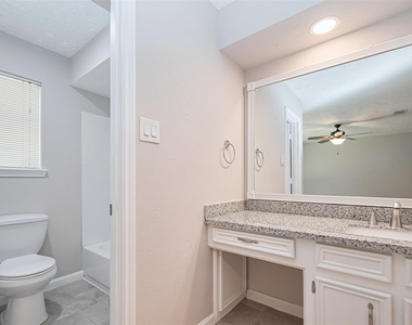 2606 Lexington Woods Drive - Photo Thumbnail 28