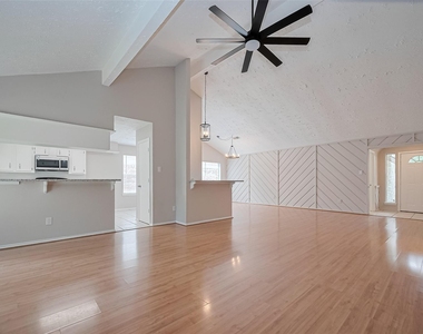 2606 Lexington Woods Drive - Photo Thumbnail 10