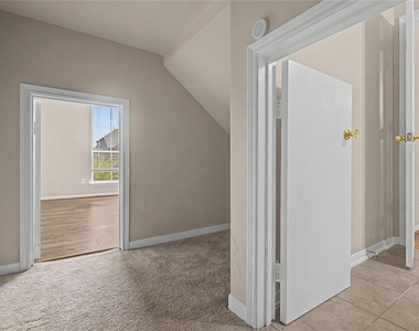 9947 Valance Way - Photo Thumbnail 11