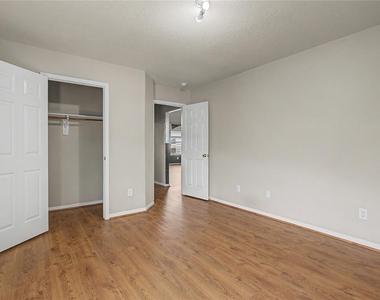 9947 Valance Way - Photo Thumbnail 34