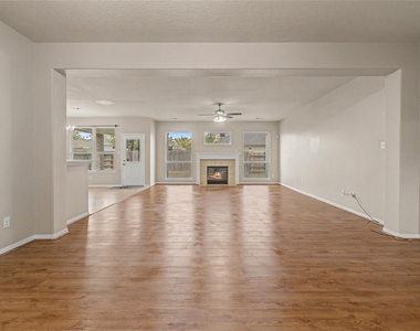 9947 Valance Way - Photo Thumbnail 5
