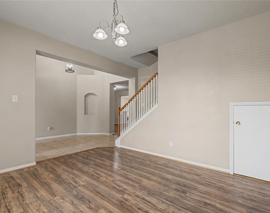 9947 Valance Way - Photo Thumbnail 9