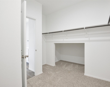 1055 Llano Trail - Photo Thumbnail 24