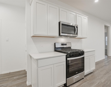 1055 Llano Trail - Photo Thumbnail 14
