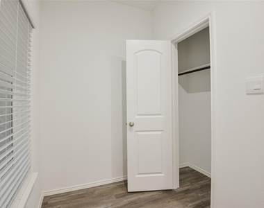 1055 Llano Trail - Photo Thumbnail 4