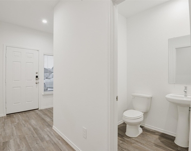 1055 Llano Trail - Photo Thumbnail 6