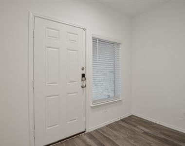 1055 Llano Trail - Photo Thumbnail 3