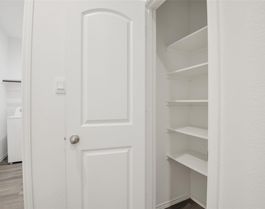 1055 Llano Trail - Photo Thumbnail 10