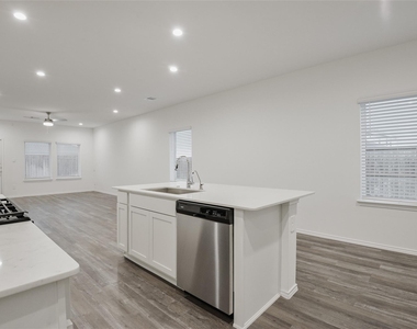 1055 Llano Trail - Photo Thumbnail 8