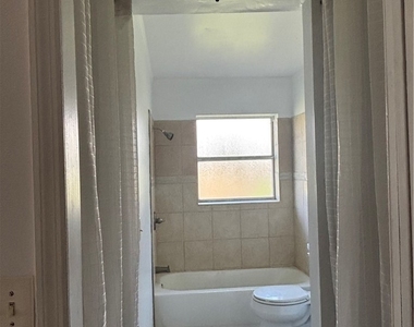 4048 Edgewood Avenue - Photo Thumbnail 4
