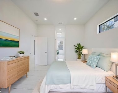 2604 73rd Street W - Photo Thumbnail 10