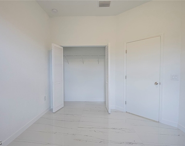 2604 73rd Street W - Photo Thumbnail 20