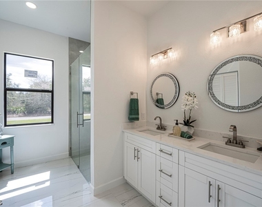 2604 73rd Street W - Photo Thumbnail 13