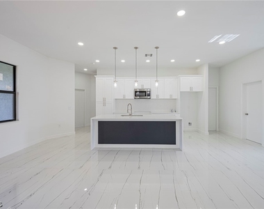 2604 73rd Street W - Photo Thumbnail 3