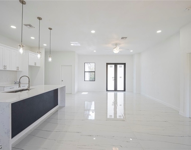 2604 73rd Street W - Photo Thumbnail 4