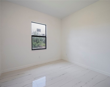 2604 73rd Street W - Photo Thumbnail 19