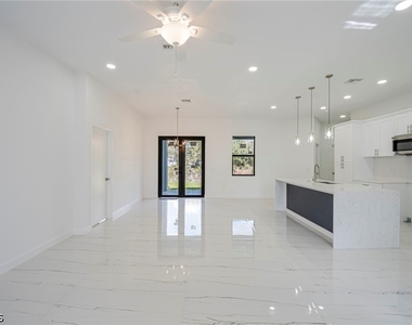 2604 73rd Street W - Photo Thumbnail 2