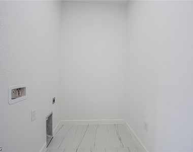 2604 73rd Street W - Photo Thumbnail 22