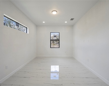 2604 73rd Street W - Photo Thumbnail 12