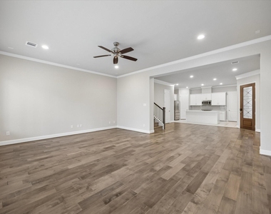 1135 Aurora Street - Photo Thumbnail 6