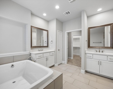 1135 Aurora Street - Photo Thumbnail 14