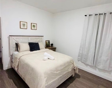 8059 Sherwood Circle - Photo Thumbnail 8