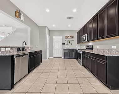 5911 Waggoner Ranch Trail - Photo Thumbnail 12