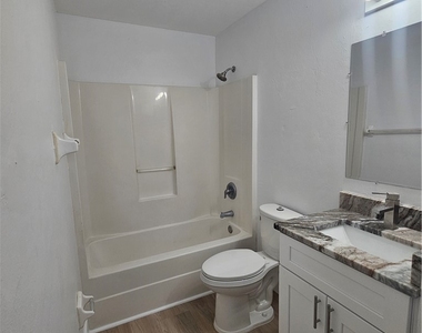 1247 Bacon Avenue - Photo Thumbnail 6