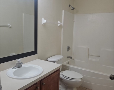 490 Bell Boulevard S - Photo Thumbnail 8