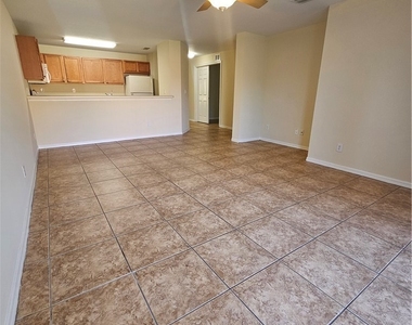 490 Bell Boulevard S - Photo Thumbnail 3