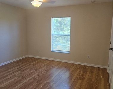 490 Bell Boulevard S - Photo Thumbnail 9