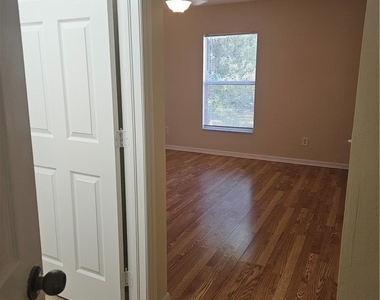 490 Bell Boulevard S - Photo Thumbnail 7