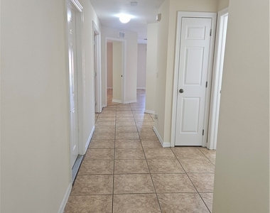 490 Bell Boulevard S - Photo Thumbnail 1