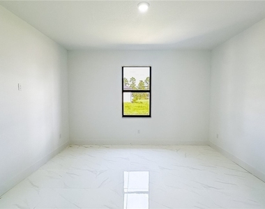 721 Bering Avenue S - Photo Thumbnail 16