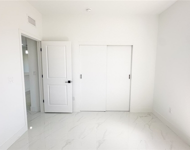 721 Bering Avenue S - Photo Thumbnail 13