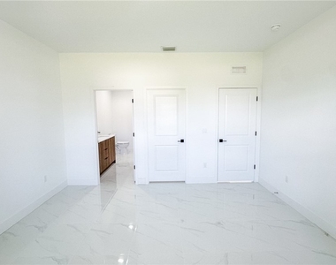 721 Bering Avenue S - Photo Thumbnail 19