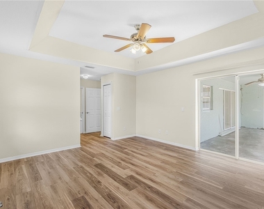 5215 Sw 16th Place - Photo Thumbnail 9