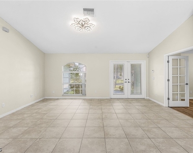 5215 Sw 16th Place - Photo Thumbnail 3