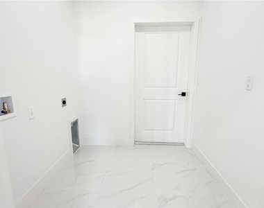 723 Bering Avenue S - Photo Thumbnail 19